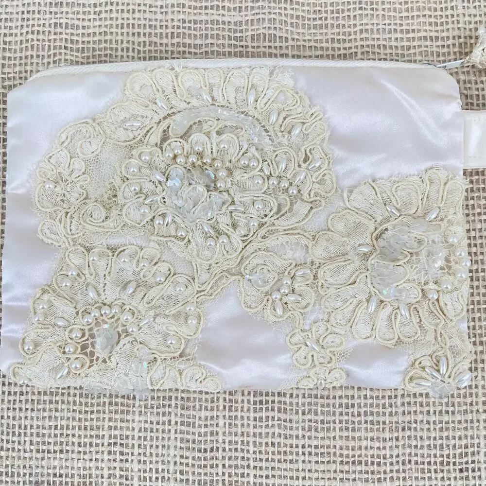 Wedding wristlet, Bridal clutch, evening bag,‎ Handmade, Pearls, lace, satin